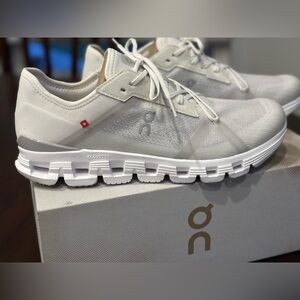 On Running Men's Shoes in White and Gray